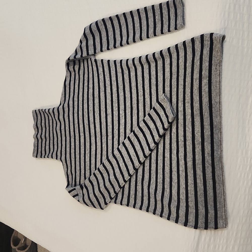 Cashmere sweater by Vince, grey/navy stripe, size small